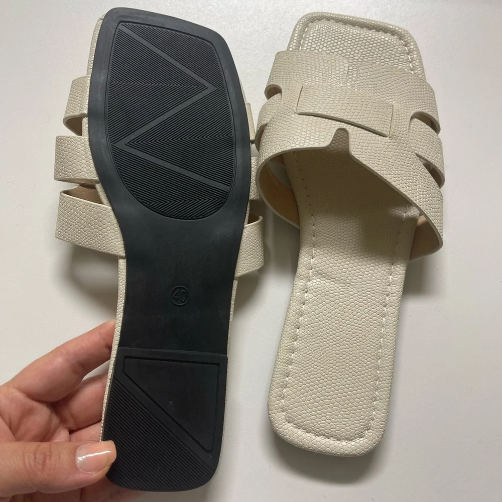 Flats - Picture 4 of 4